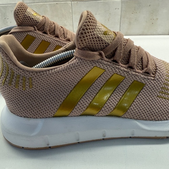 Adidas Swift Run Ash Pearl Beige Men Sz 6 Running Shoe AC8538 Metallic Rose Gold - Picture 3 of 14